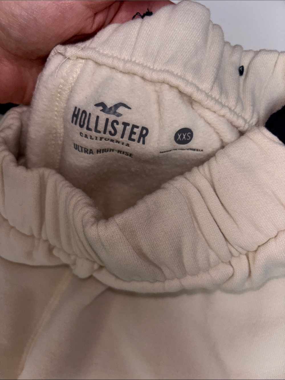 Hollister Cream Joggers with Black Side Stripe - Picture 5 of 6